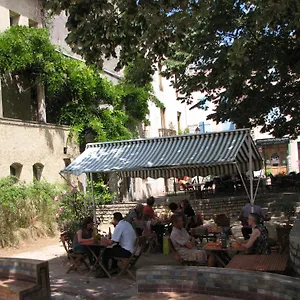 https://athome-au-centre-du-vieux-montelimar-cosy-wifi.hotels-rhonealpes.com